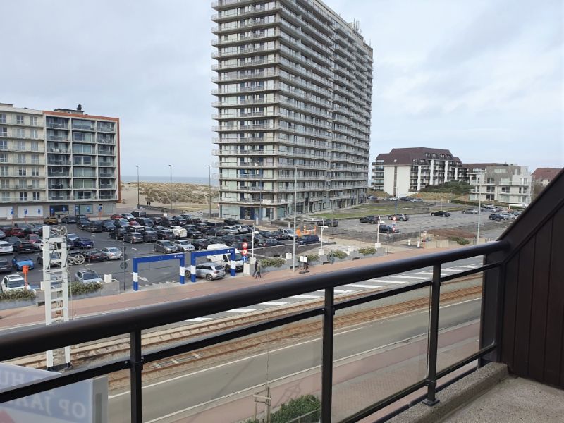 Ruim 2-slaapkamer appartement met zeezicht te huur op jaarbasis foto 3