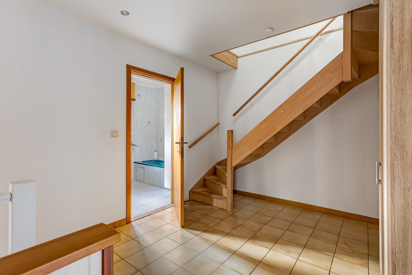 Gigantische, oerdegelijke woning met 4+ slpk., oprit, garage en west-tuin foto 21