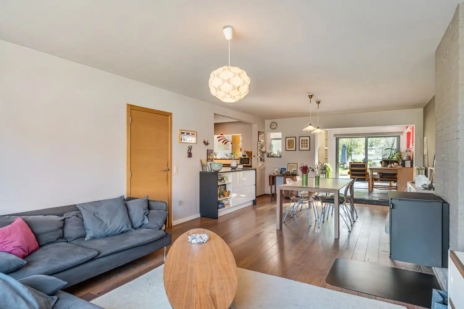 Goed gelegen en energiezuinige woning met 4 slaapkamers, een oprit met een garage en een tuin op de grens van Kessel-Lo en Holsbeek! foto 4