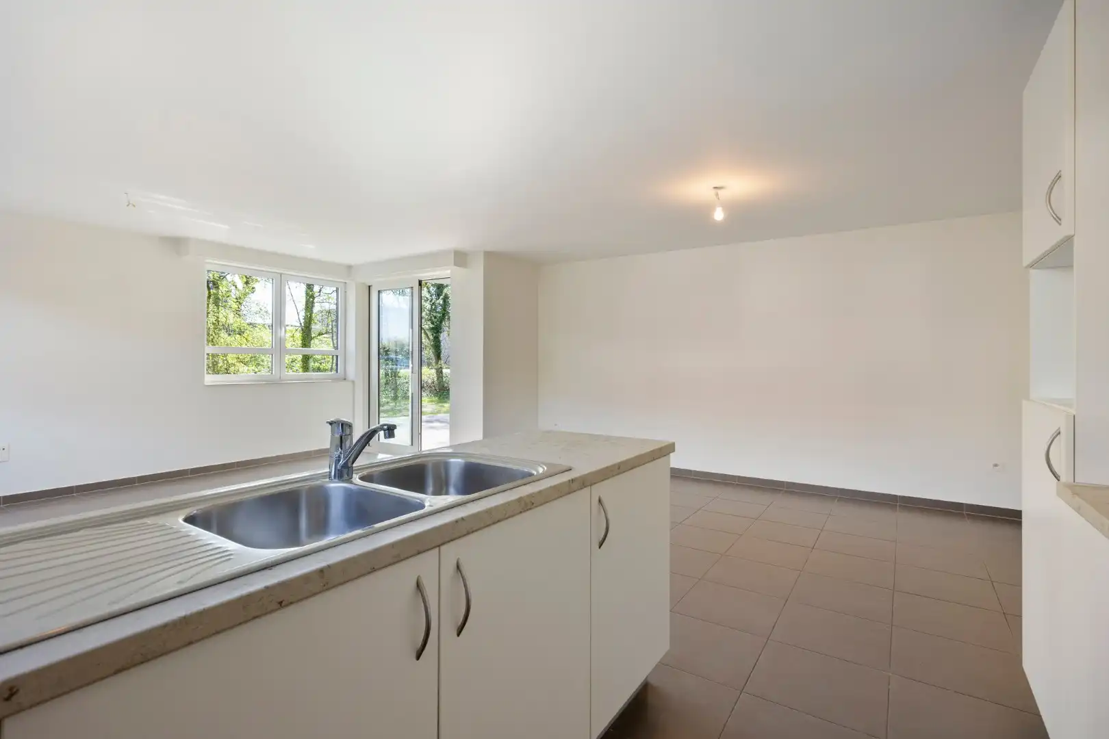 Ruim gelijkvloers 2 slaapkamer appartement met garage op centrale ligging te Dessel foto 6