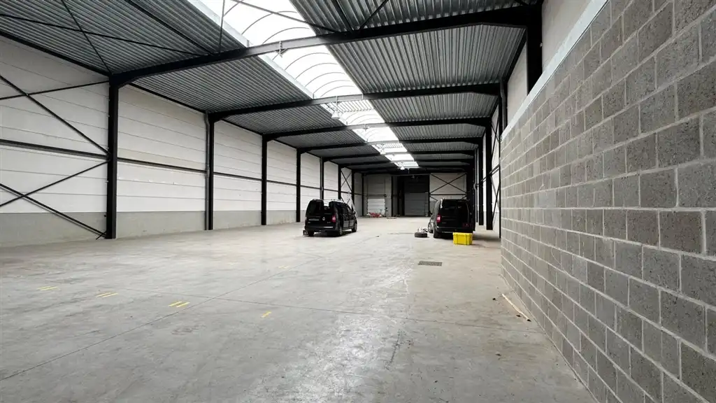 Te Huur: Magazijn met kantoor te Mechelen nabij R6 en E19  foto 5