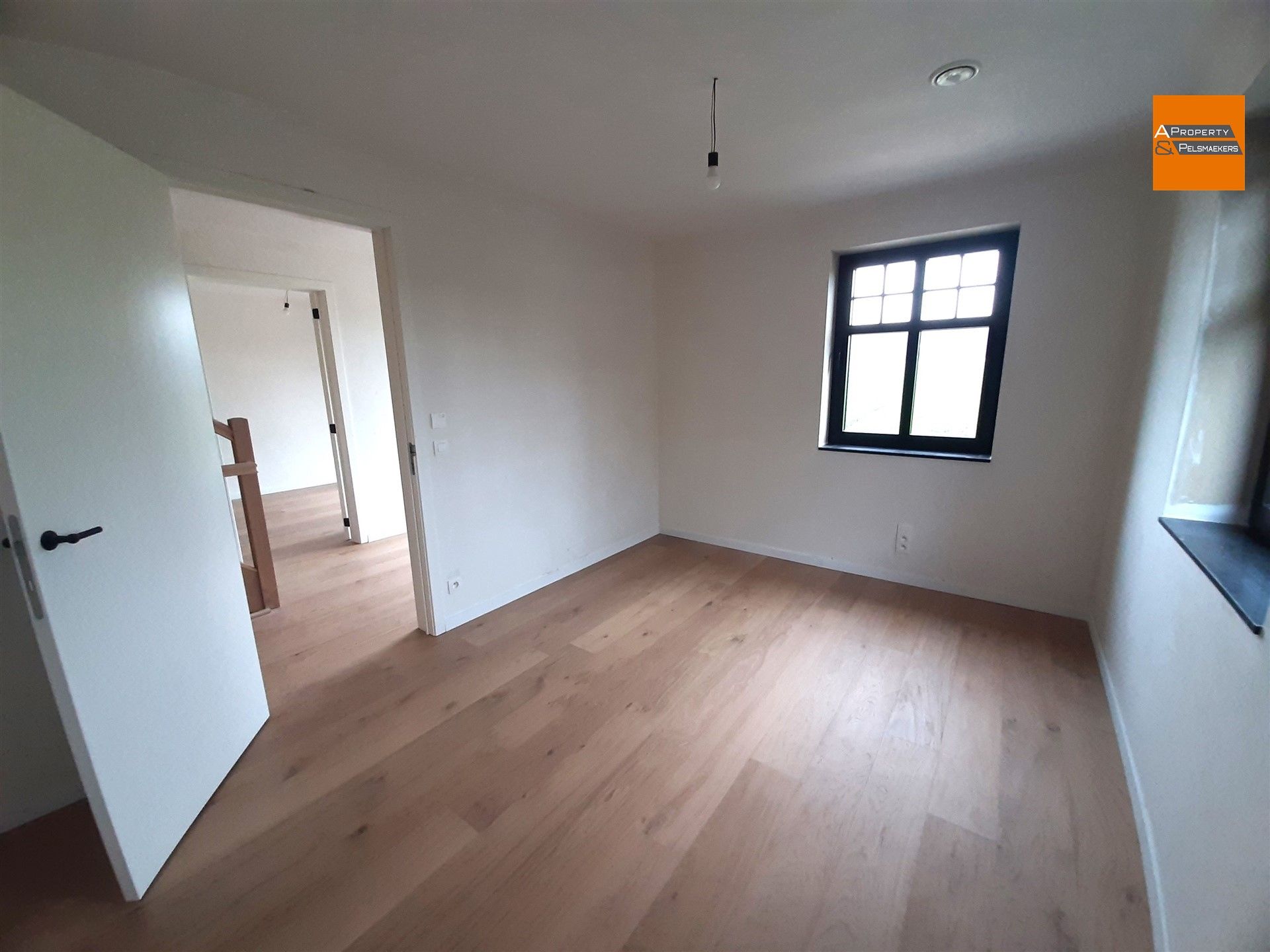 Nieuwbouwwoning met 4 slaapkamers foto 22