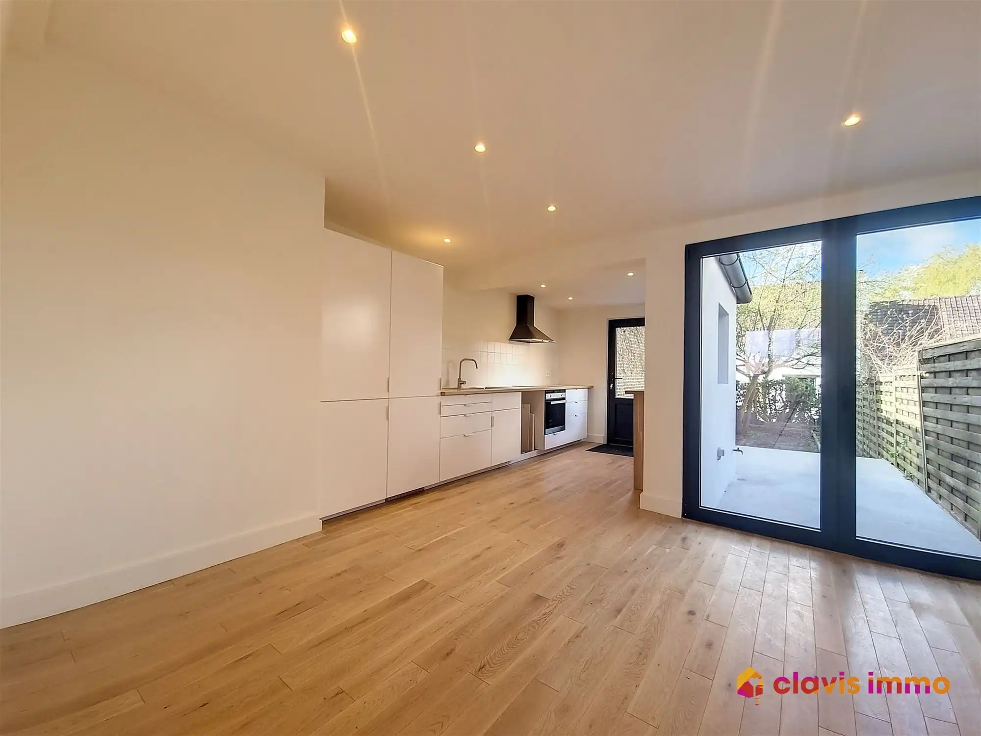 Prachtige en gerenoveerde woning met 3 slaapkamers en tuin foto 3