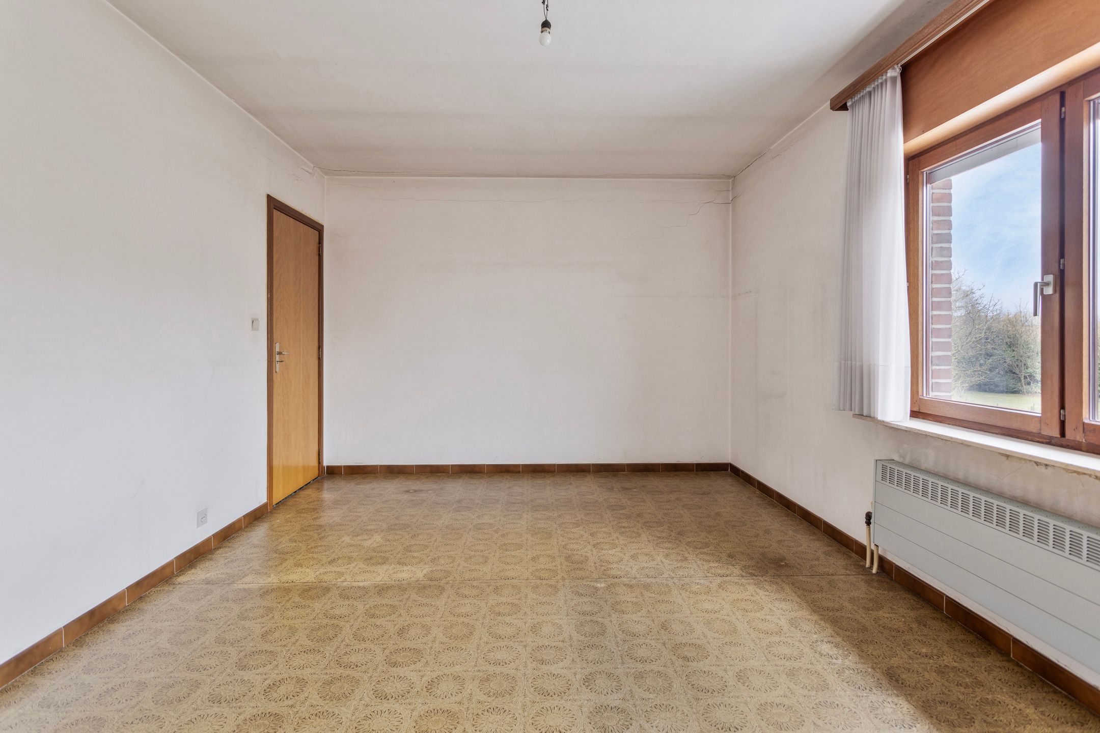 Ruime, te renoveren woning op perceel van 8a70 foto 14