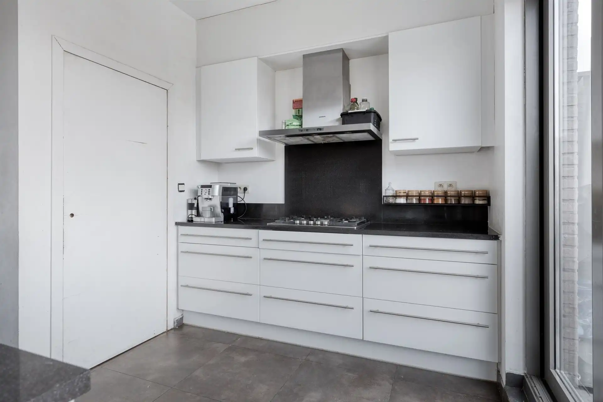 Unieke woning met 2 appartementen, tuin en terras op toplocatie foto 17