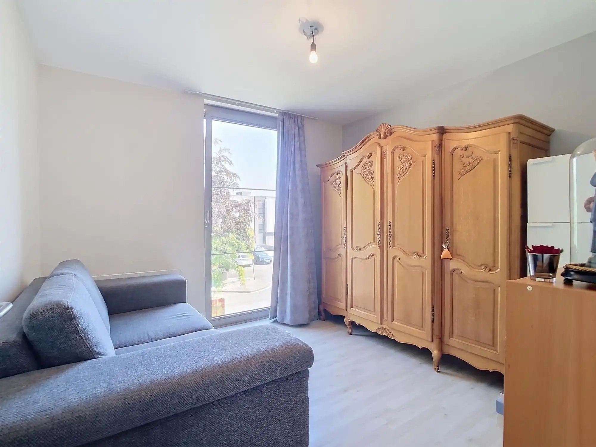 Ruim en lichtrijk appartement met twee slaapkamers, terras en autostaanplaats foto 5