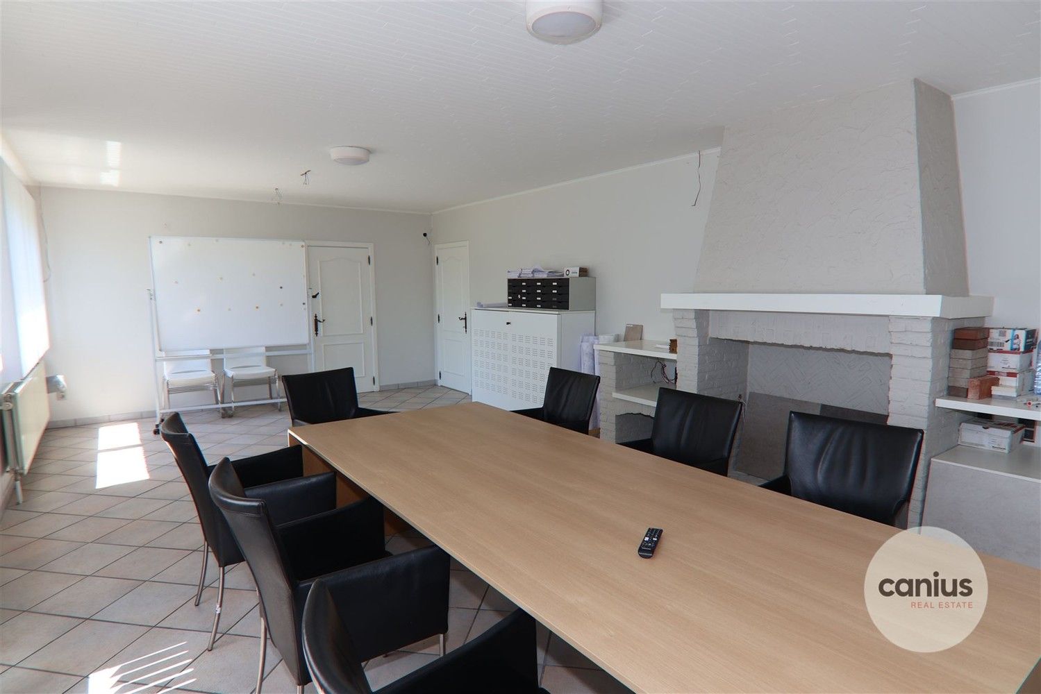 +/- 1193m² bedrijfshal met kantoren foto 21