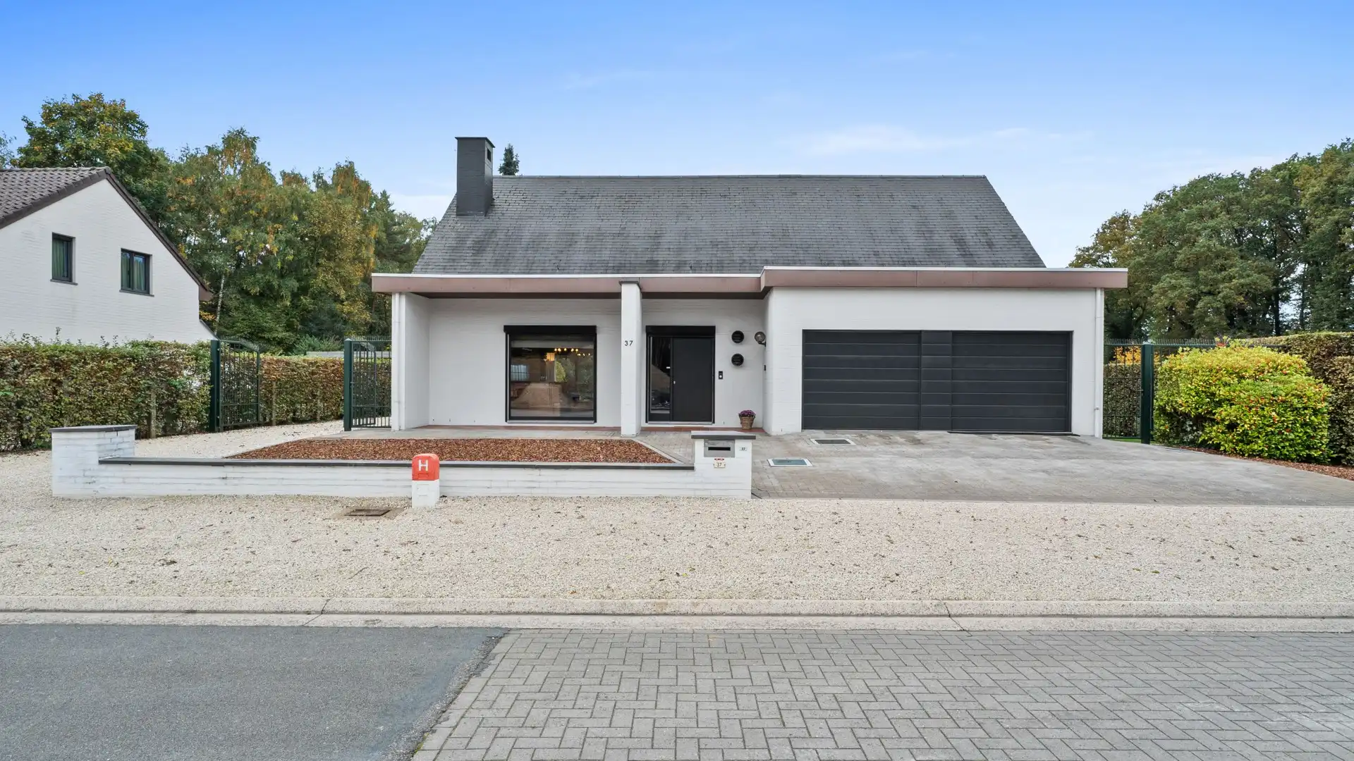 Open bebouwing met 3 slpkrs op TOP locatie in Opglabbeek foto {{pictureIndex}}