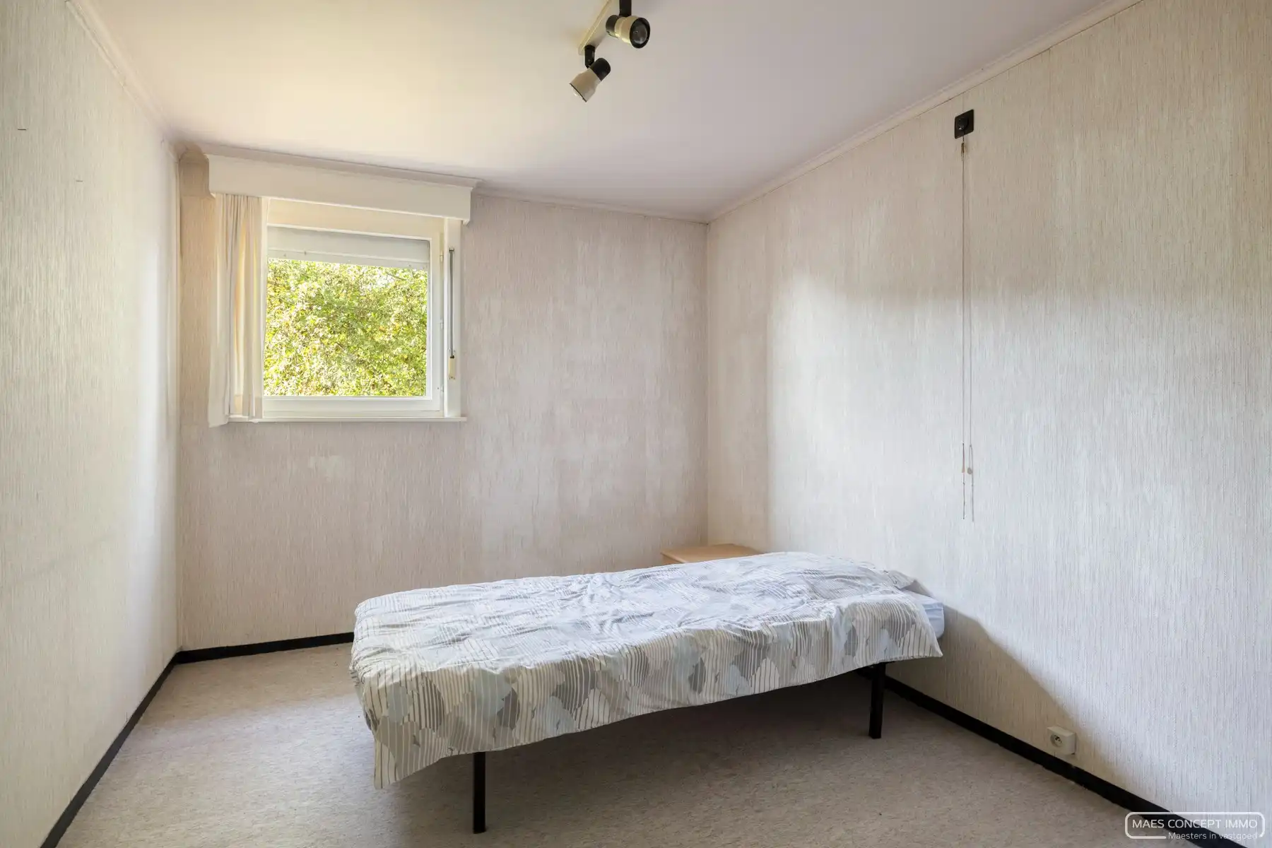 Ruime halfopen woning te koop in Gullegem foto 13