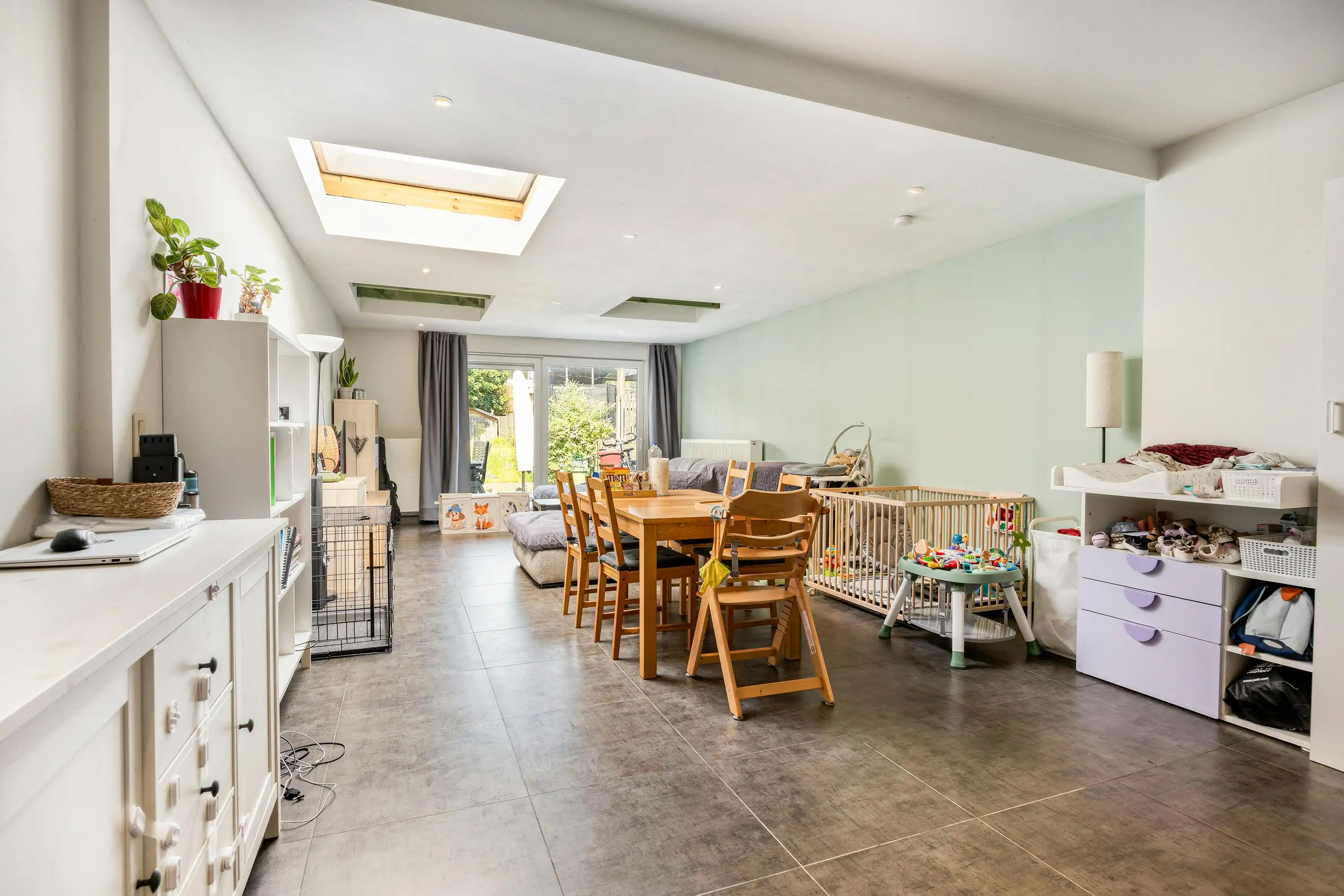 Gezellig en instapklaar huis te koop in Schoten foto {{pictureIndex}}