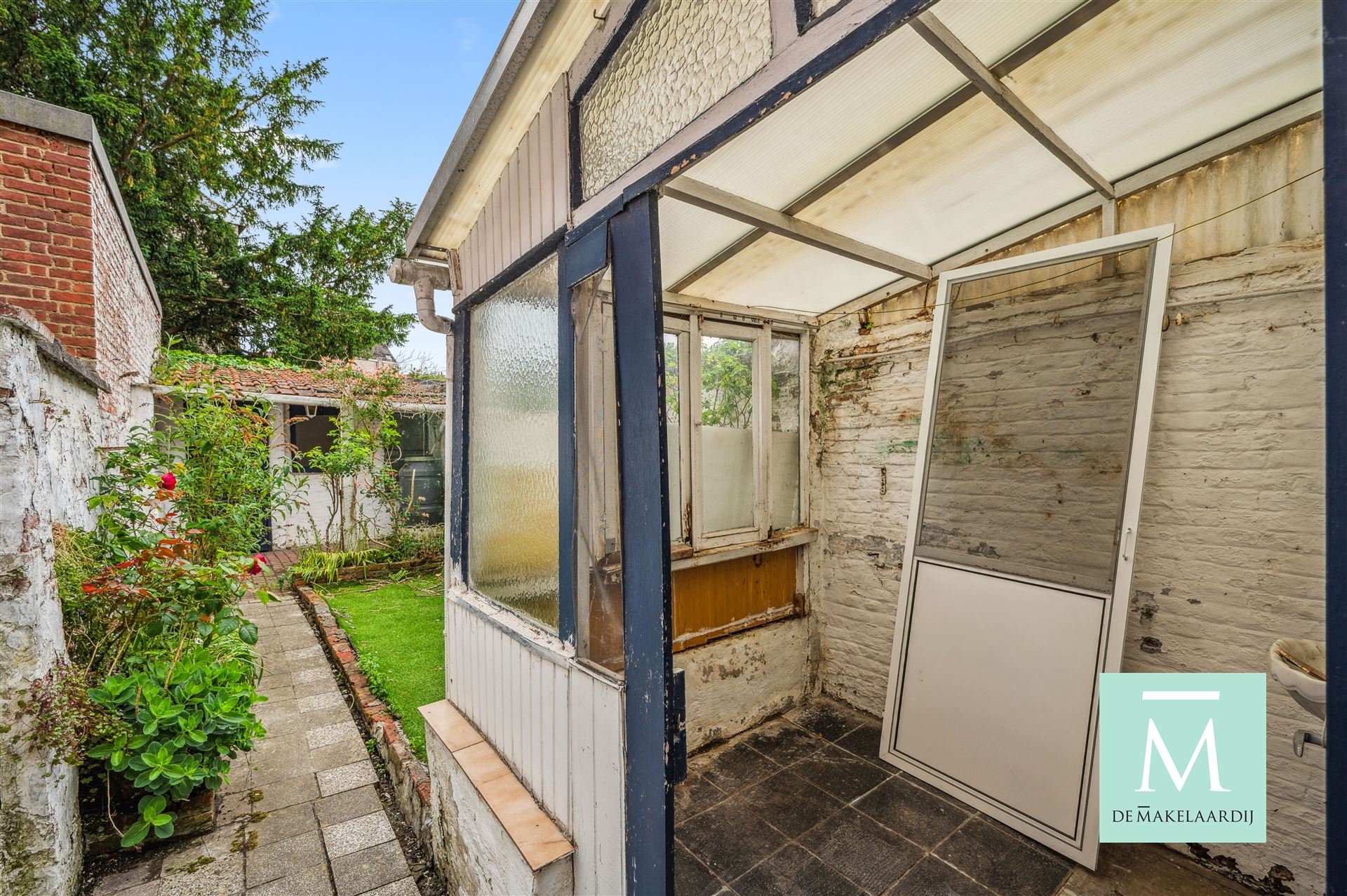 Te renoveren Begijnenwoning gelegen op een toplocatie! foto 14
