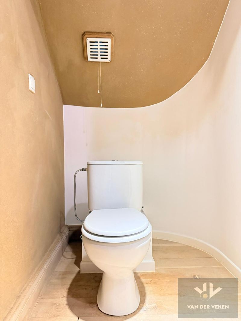 Prachtige woning met 4 slaapkamers. foto 24