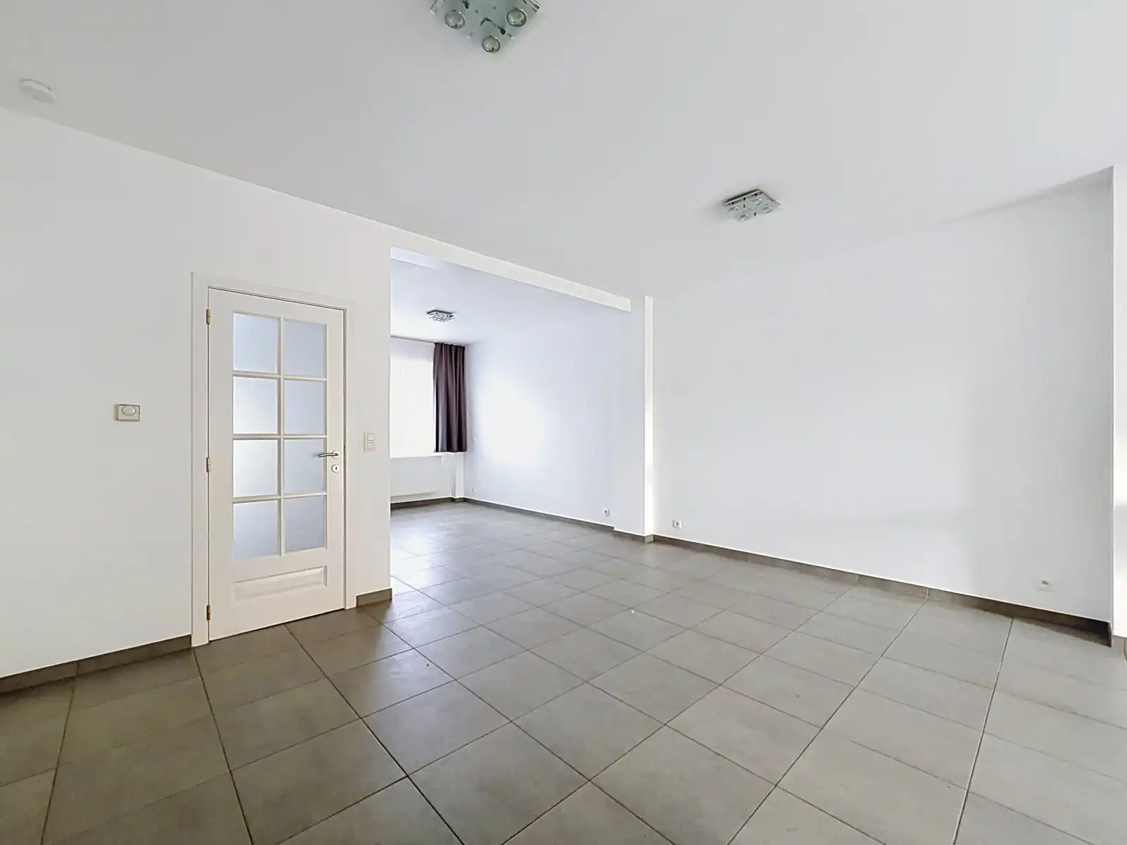 Instapklare gezinswoning met 4 SLPK, 3 Badkamers én Tuin! foto 6