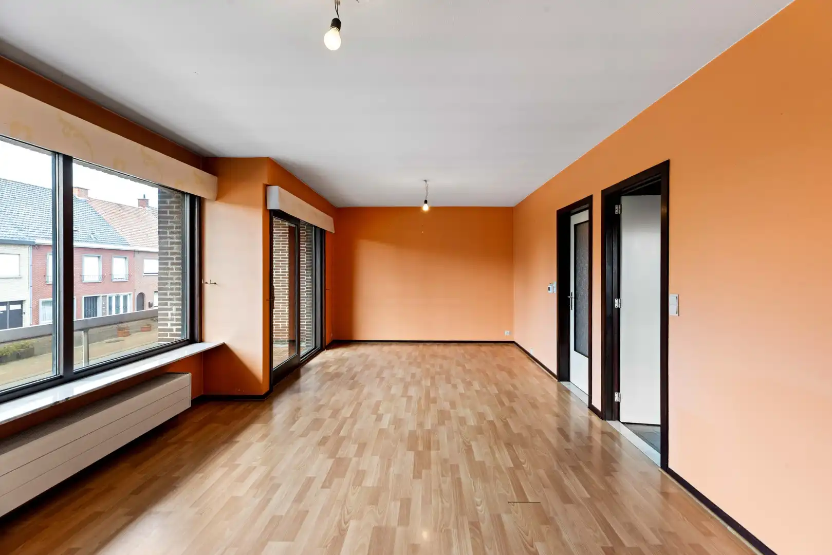 Ruim en lichtrijk appartement met 3 slaapkamers, terras en garage foto 3