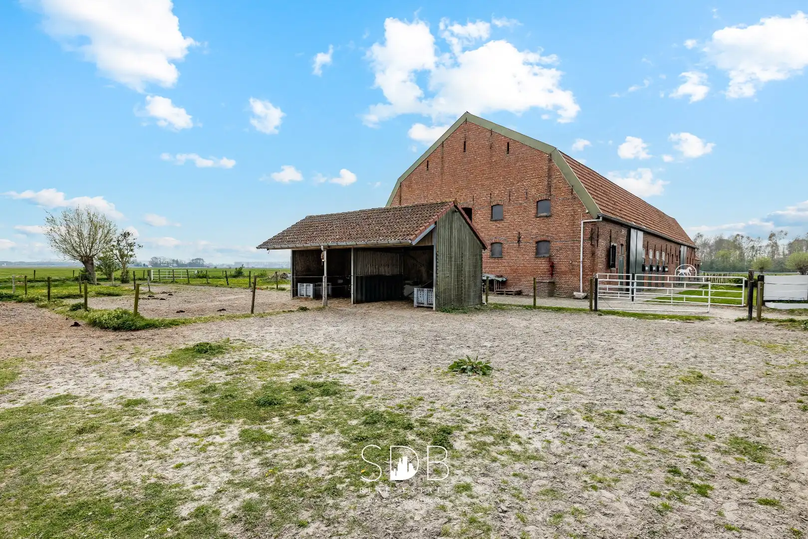 Landelijke woning met authentiek gastenhuis, stalgebouw, graslanden en buitenpiste op 20.285m² foto 42