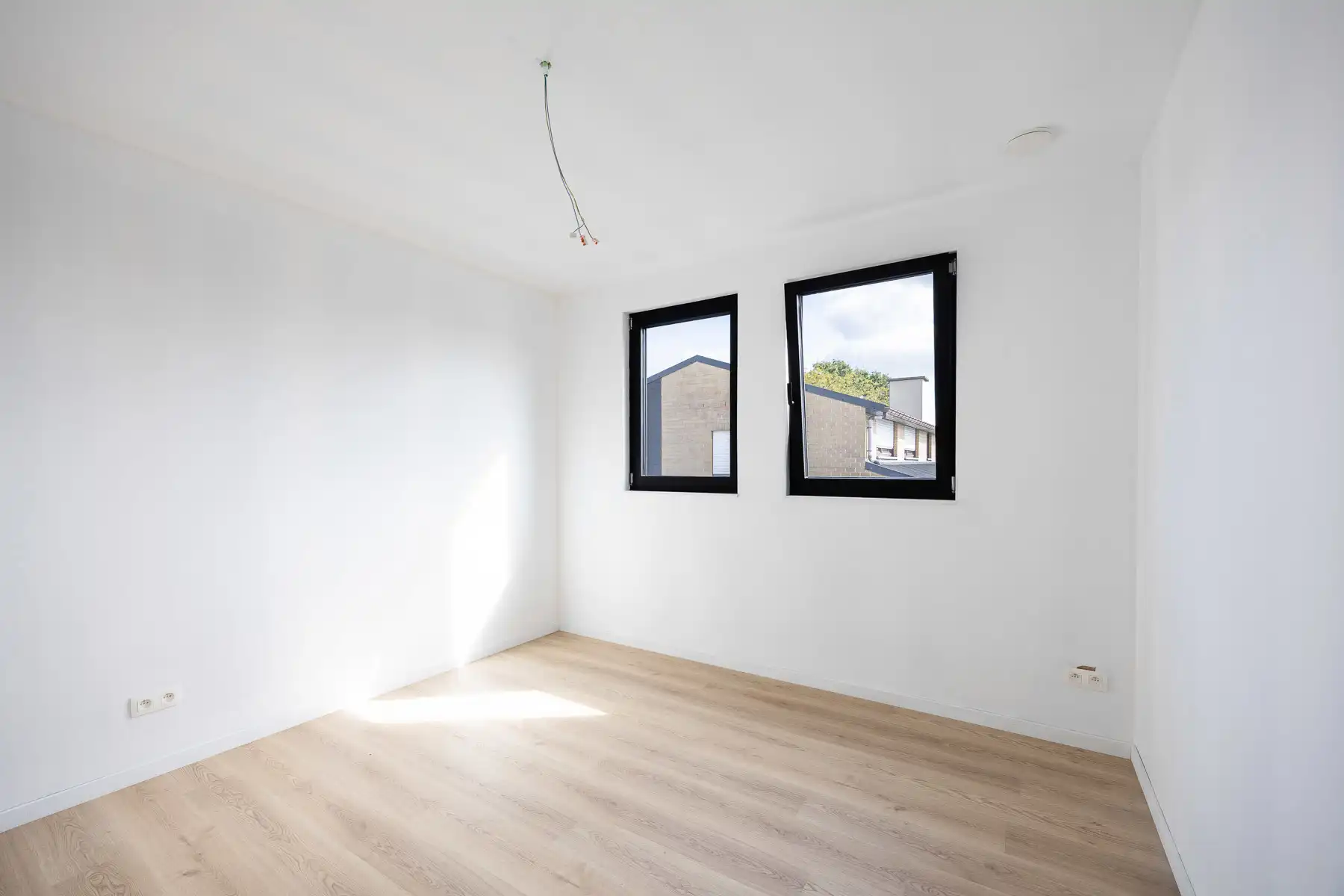 Moderne BEN-woning met zicht op groen foto 25
