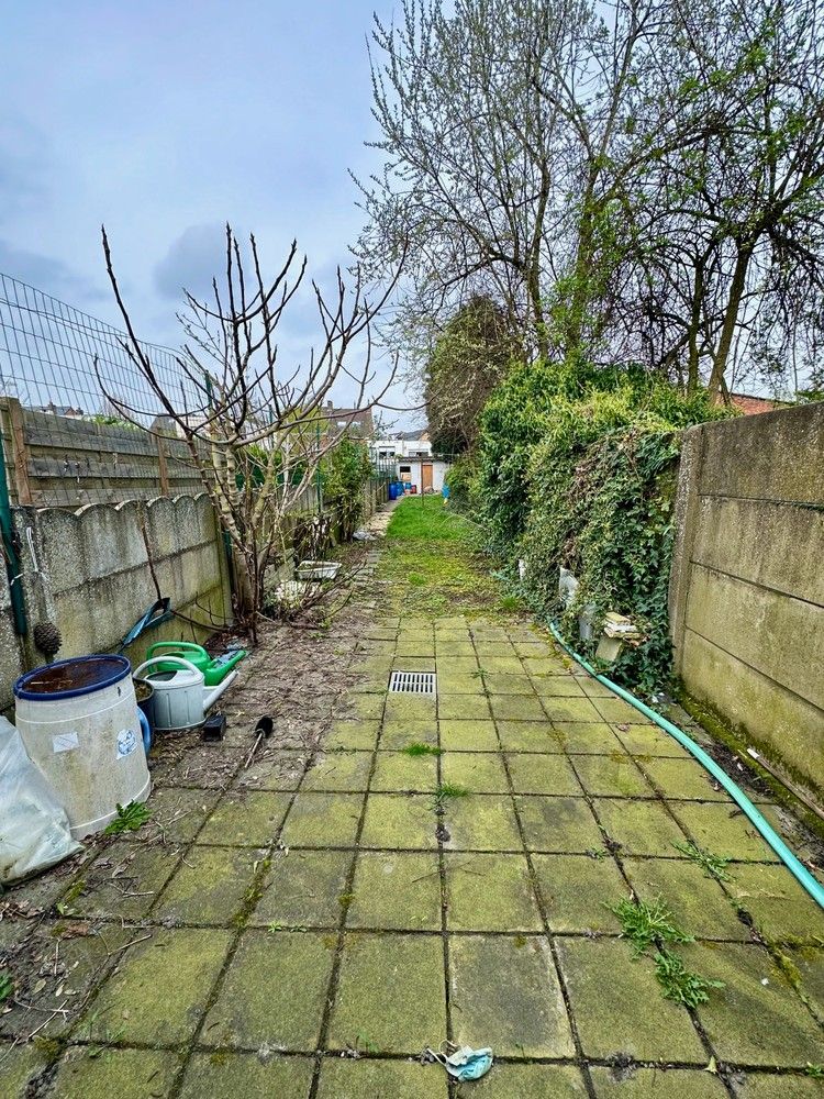 Te renoveren woning met 2 slaapkamers en tuin. foto 15