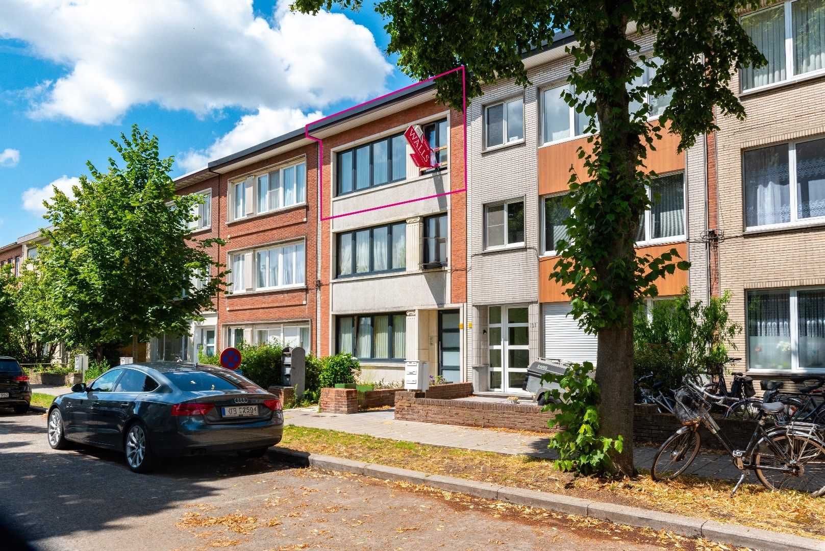 Ruim 2 slaapkamerapp. met terras foto {{pictureIndex}}