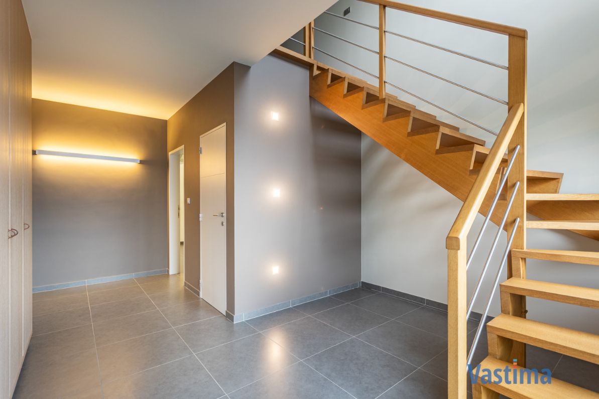 Ruime instapklare gezinswoning met zonnige tuin en garage foto 15