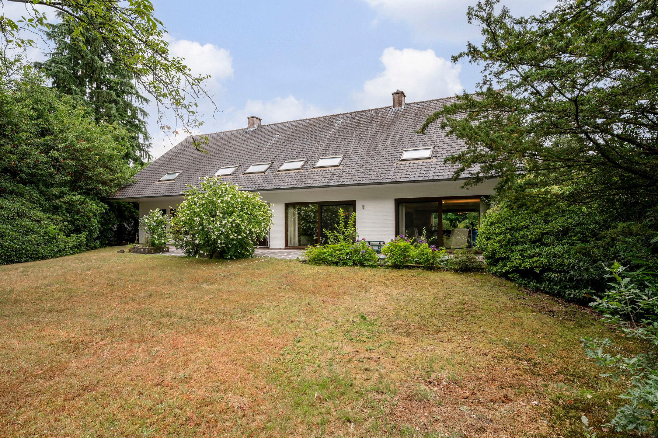 Residentieel gelegen villa op zonnig perceel van ca. 2467m²  foto 23