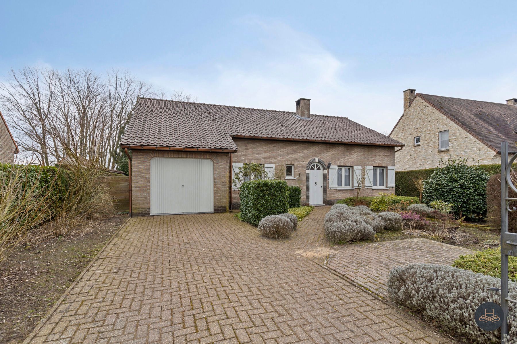 Hoofdfoto van de publicatie: Vrijstaande gelijkvloerse woning op een perceel van 23 are