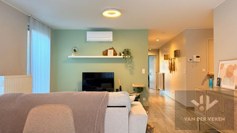 GELIJKVLOERS 2-SLAAPKAMER APPARTEMENT foto 2