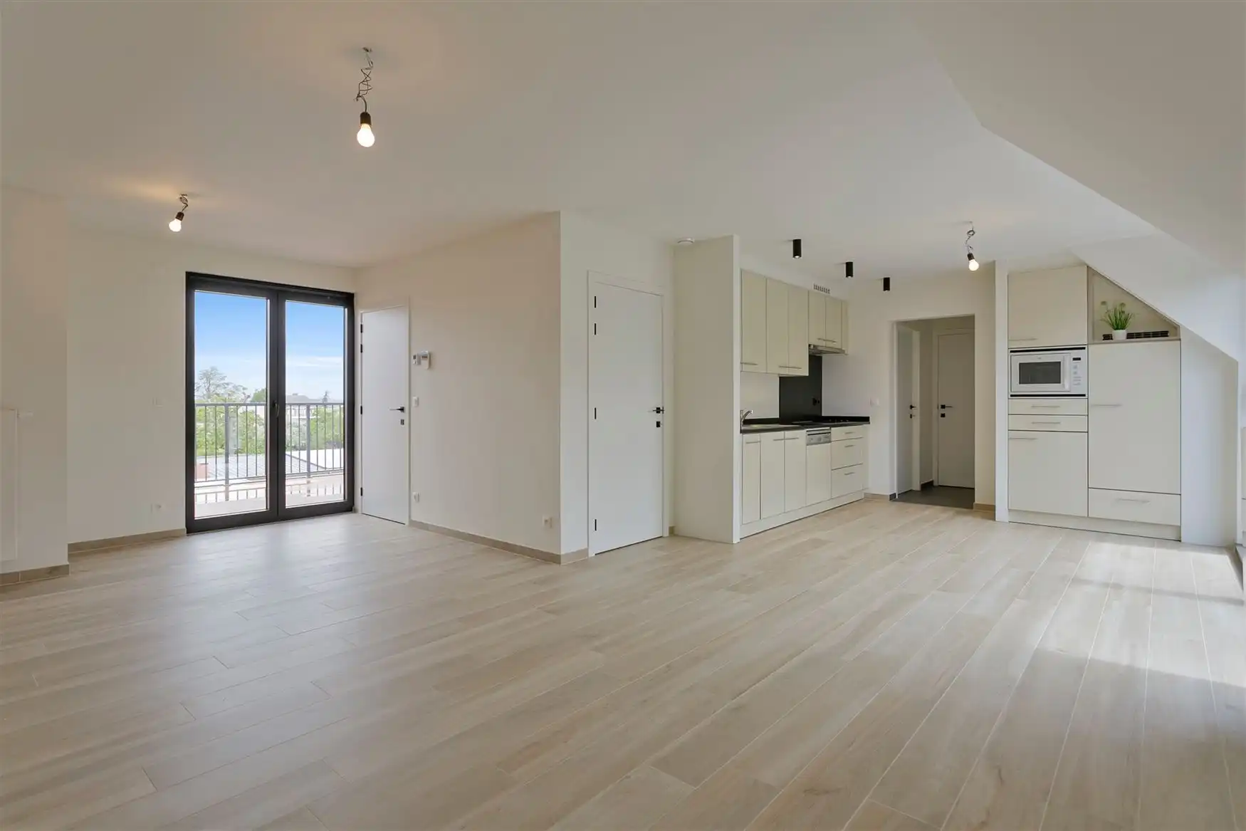 Recent appartement met 2 terrassen foto {{pictureIndex}}