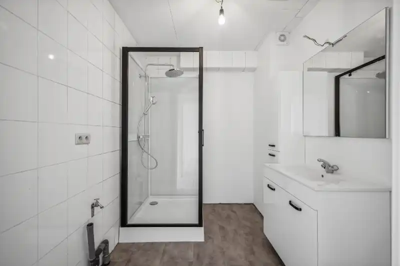 Ruim appartement op de 2 de verdieping foto 6