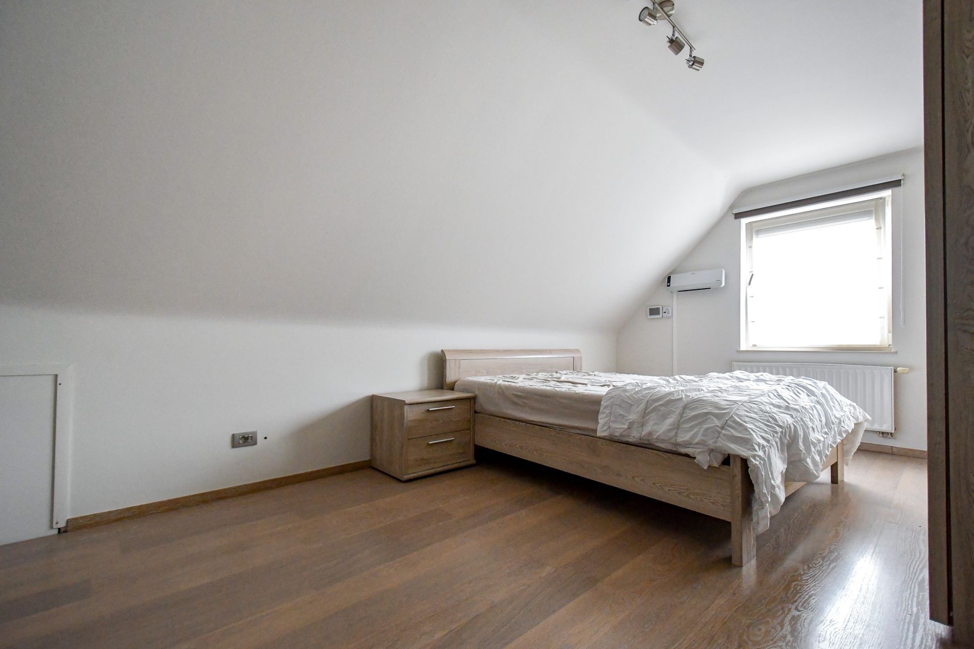 Energiezuinige gezinswoning met 4 slaapkamers en zonnige tuin in Maria-Aalter foto 17