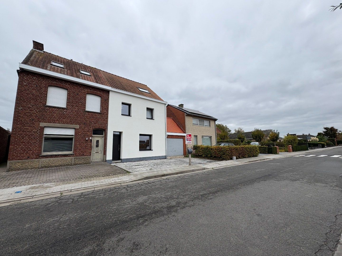 🏡 Grondig gerenoveerde woning met zonnige tuin in centrum Vlamertinge (Ieper) foto 2
