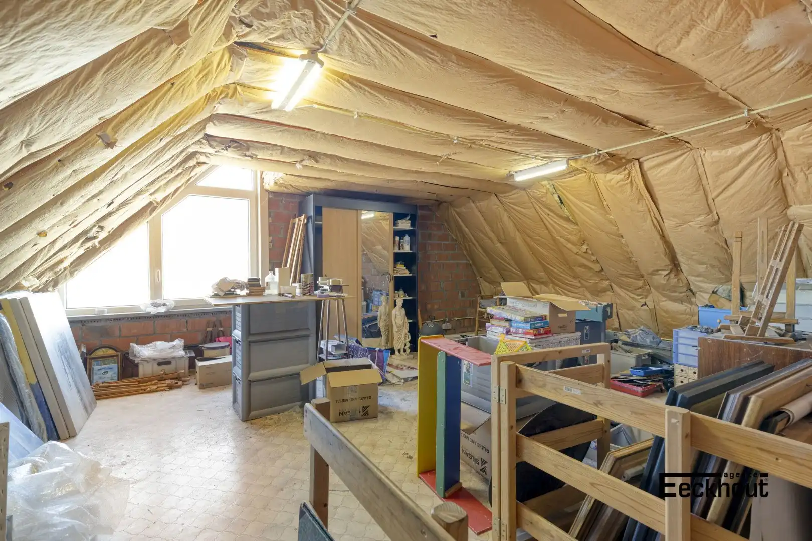 Rustig gelegen woning met zonnige tuin en ruime garage! foto 16