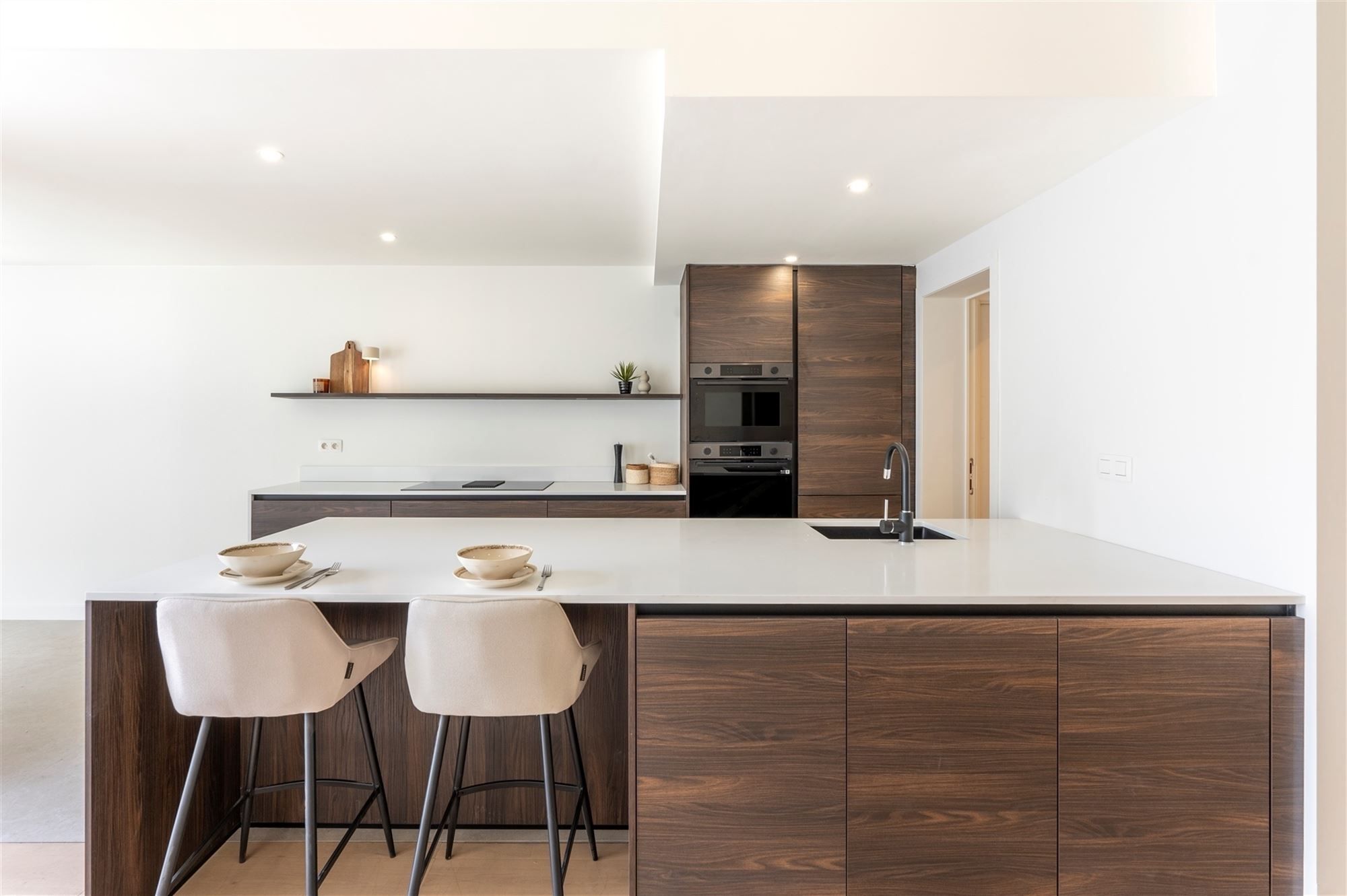 Ruime gerenoveerde woning met tuin foto 7