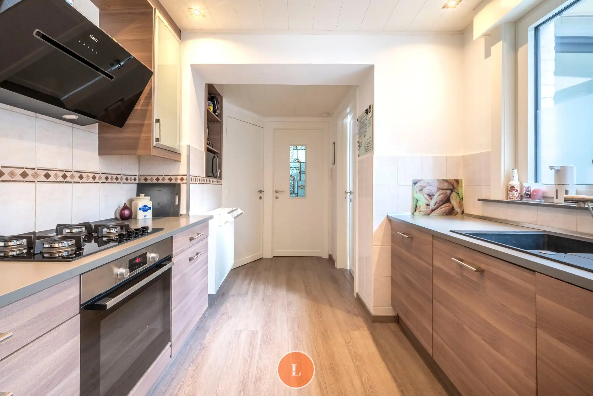 Charmante hoekwoning met onderhoudsvriendelijke stadstuin op centrale ligging in Menen foto 7