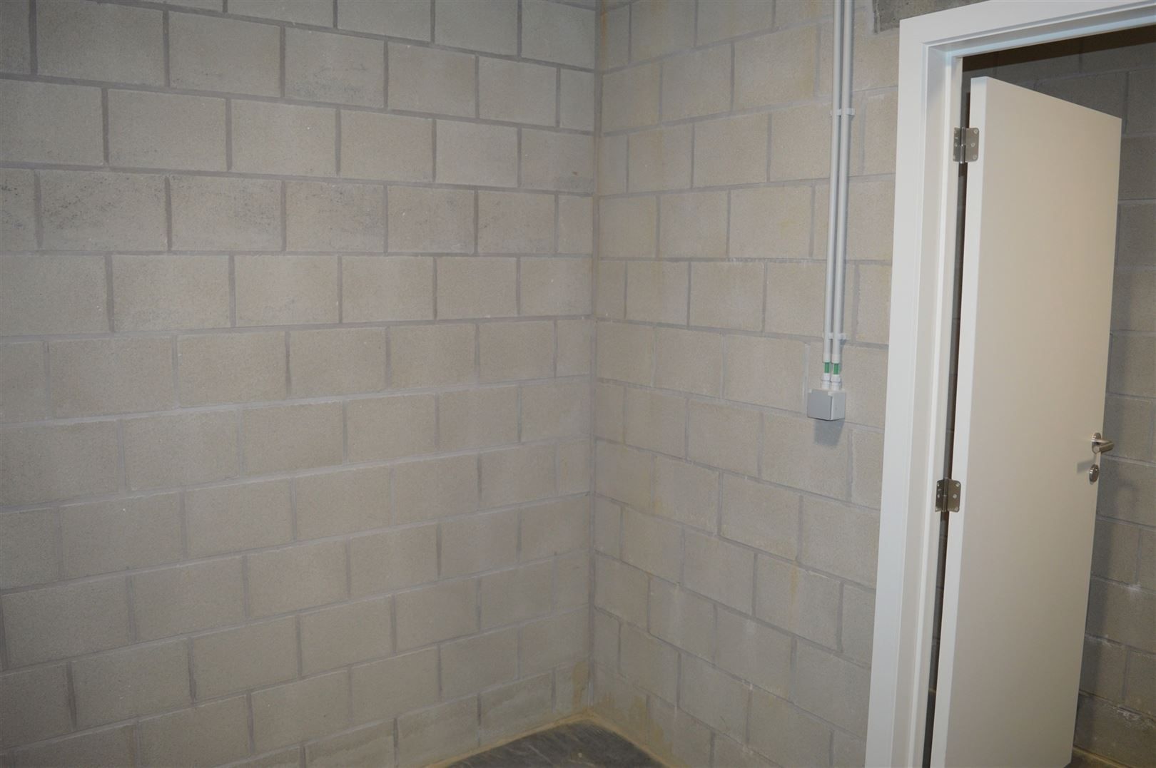 TE HUUR: recent appartement met 2 slaapkamers te Koersel! foto 18