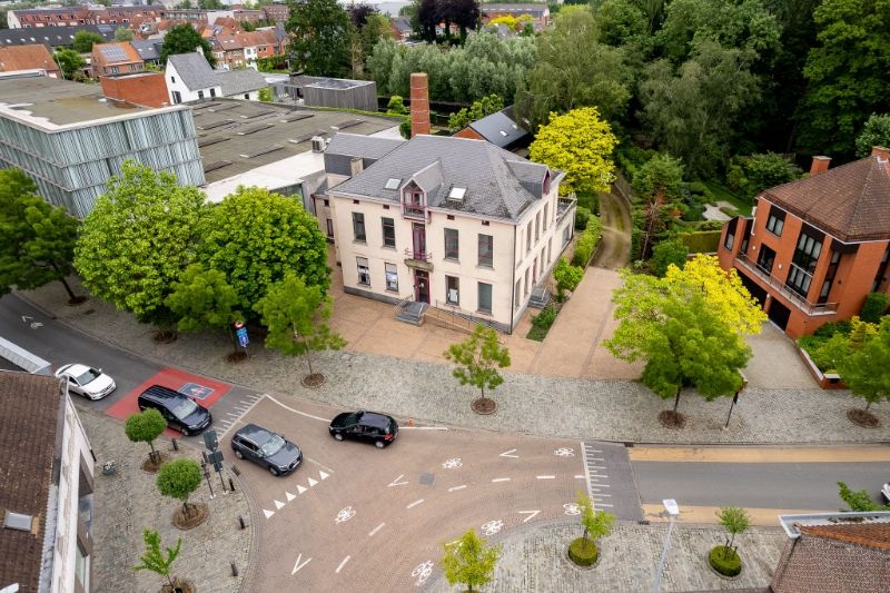 Handelszaak op uitstekende ligging in centrum Rumbeke foto 1