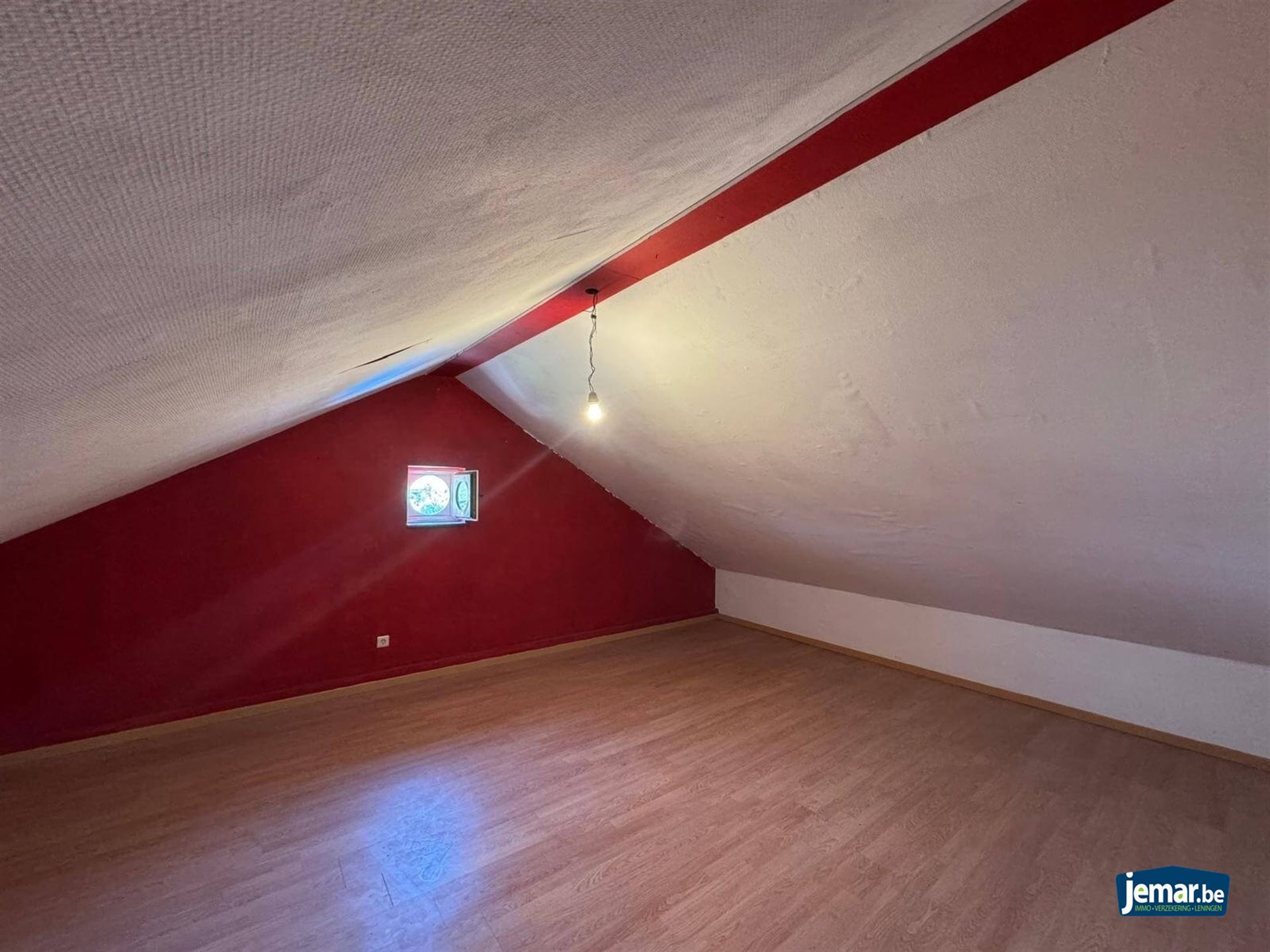Vrijstaande bungalow woning met 3 slaapkamers en inpandige garage  foto 18
