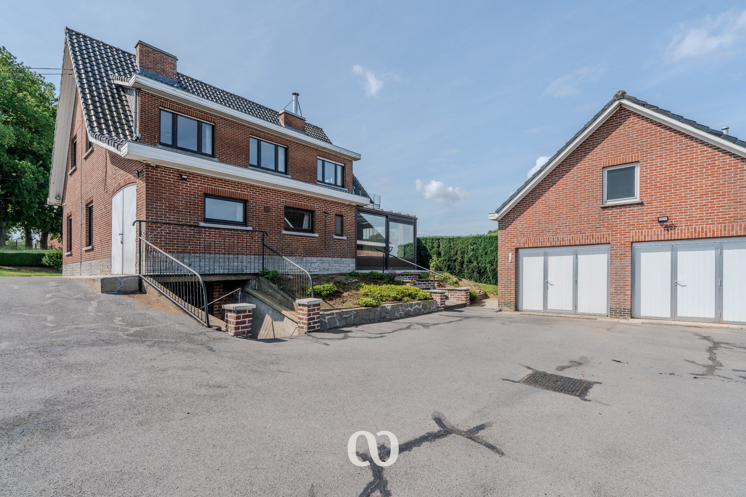 Prachtig gelegen villa met uniek zicht foto 18