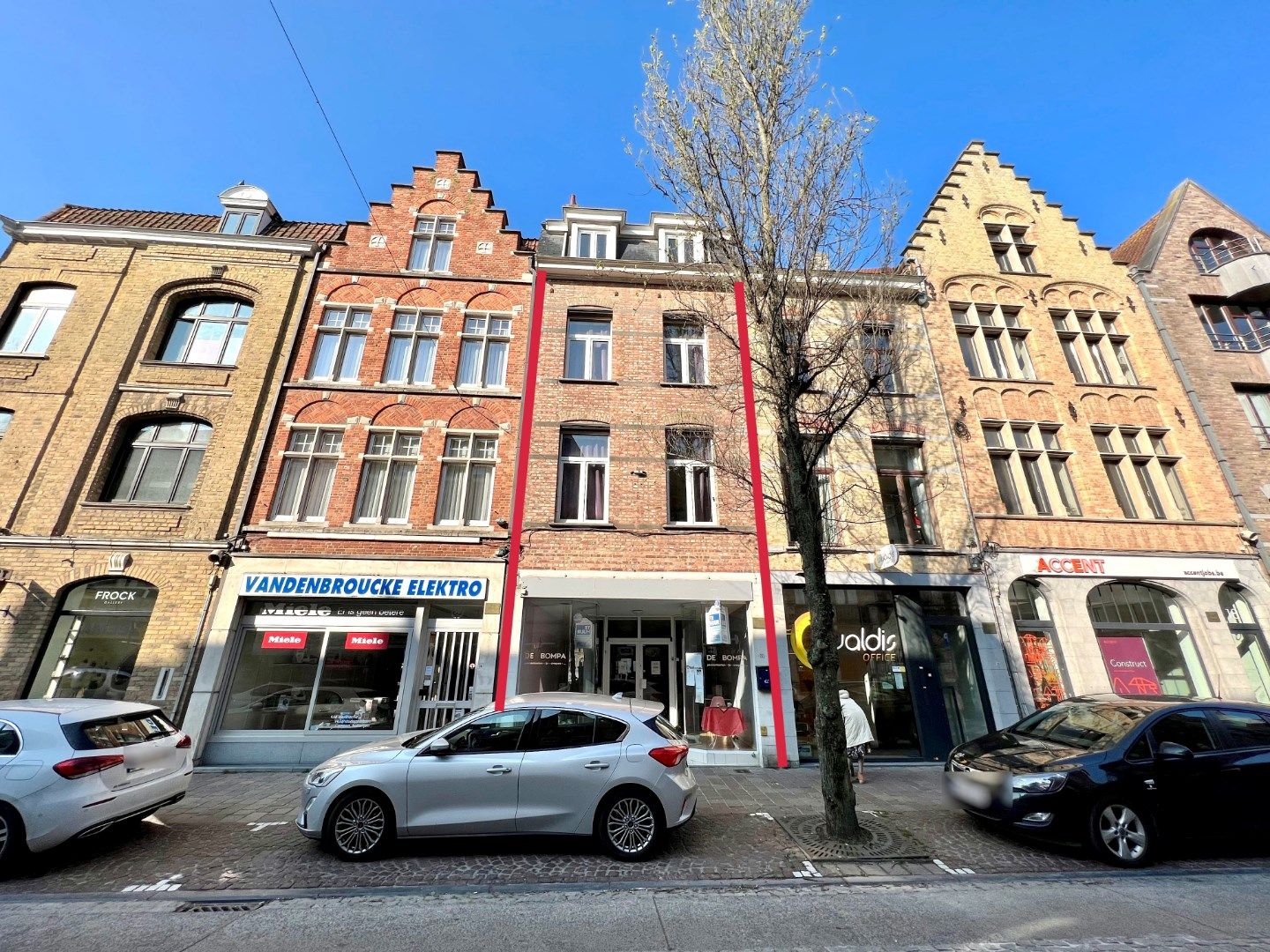 HANDELSPAND + WOONST MET TERRAS OP 50M VAN DE GROTE MARKT  foto 1