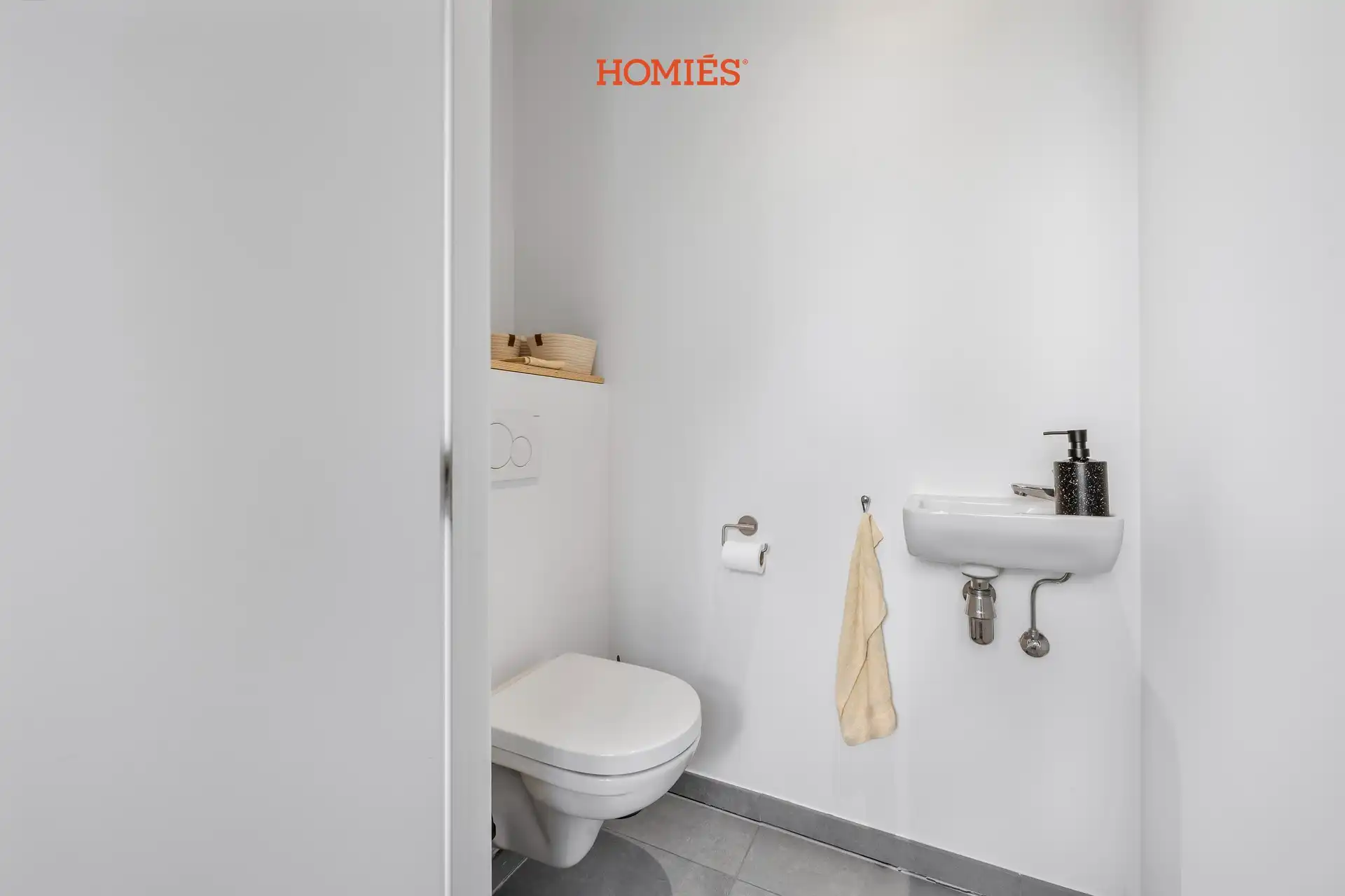 Modern 1-slaapkamerappartement met terras en staanplaats foto 9