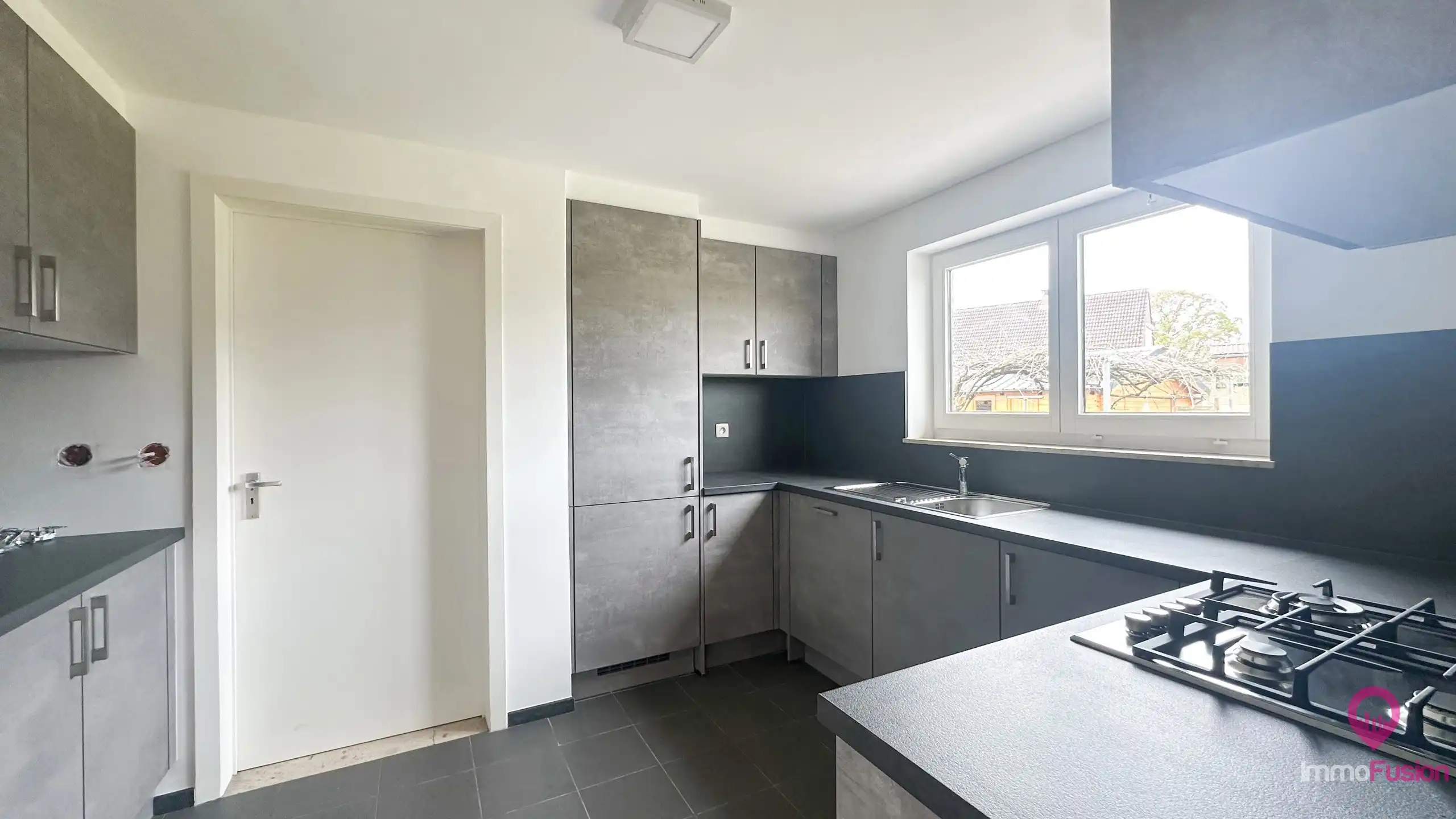 mooie gezinswoning met 3 slaapkamers en tuin foto 6