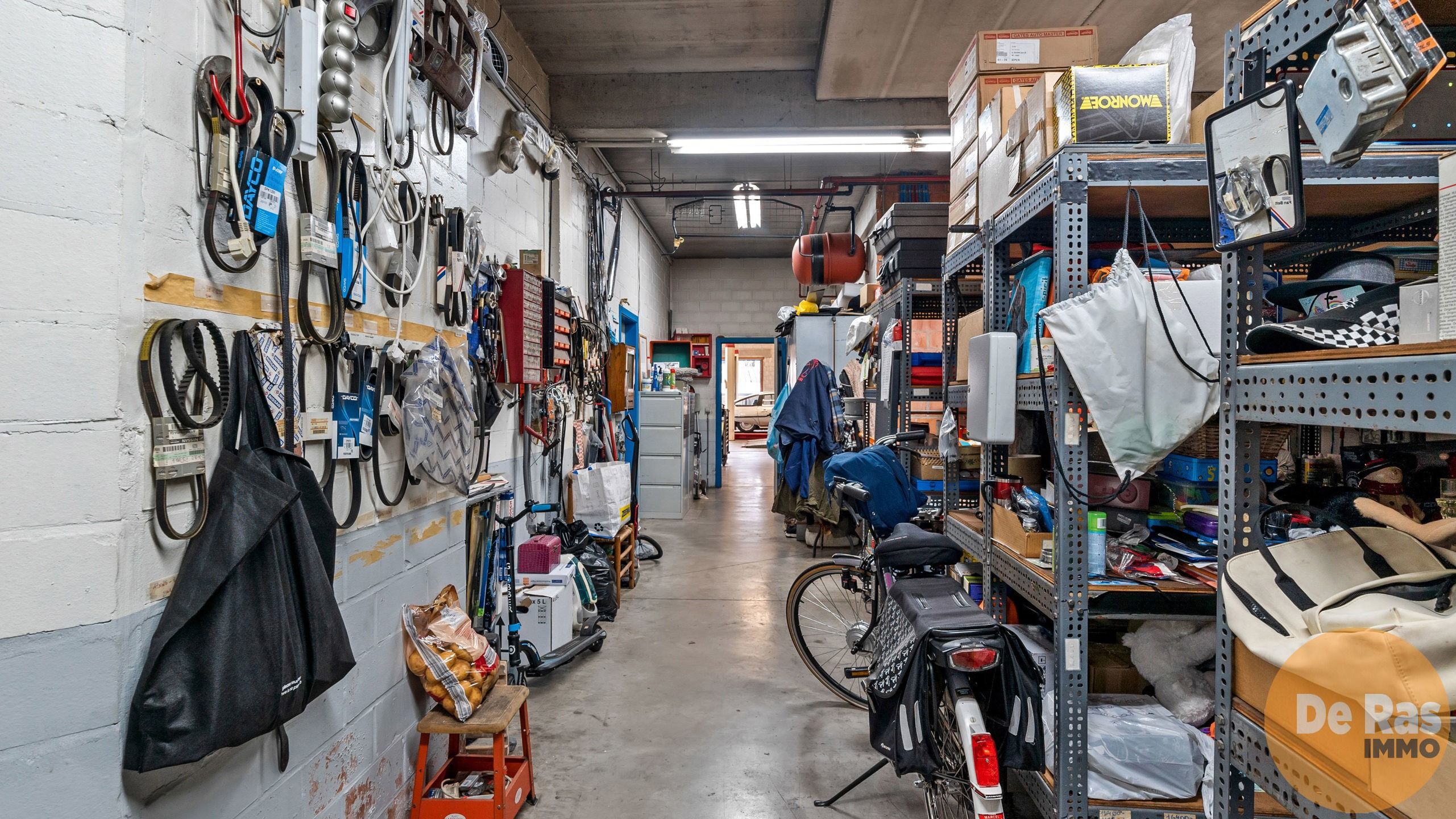 KALKEN  - Zeer centraal gelegen handelspand met ruim appartement foto 13