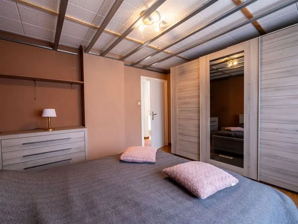 Verzorgde vrijstaande woning, grotendeels gerenoveerd foto 31