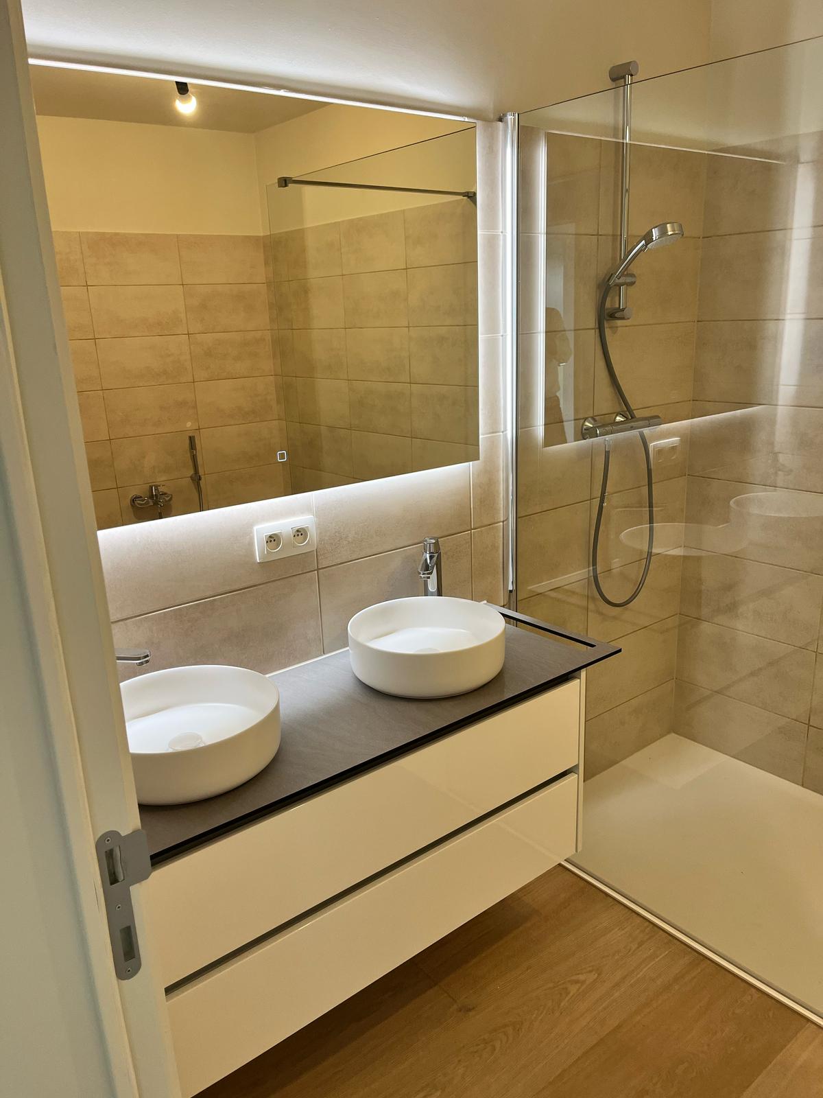Luxueus nieuwbouw appartement met terras te Molenbeersel. foto 3