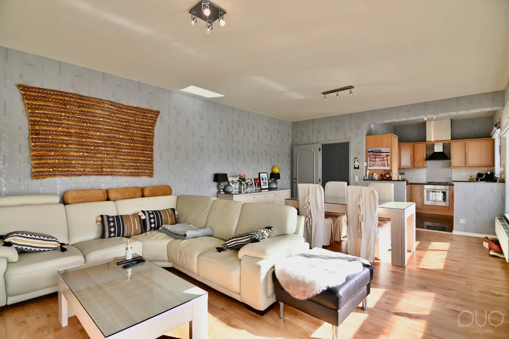 Ruim pand - makkelijk op te delen in 2 appartementen en grote tuin in het centrum van Zepperen foto 14