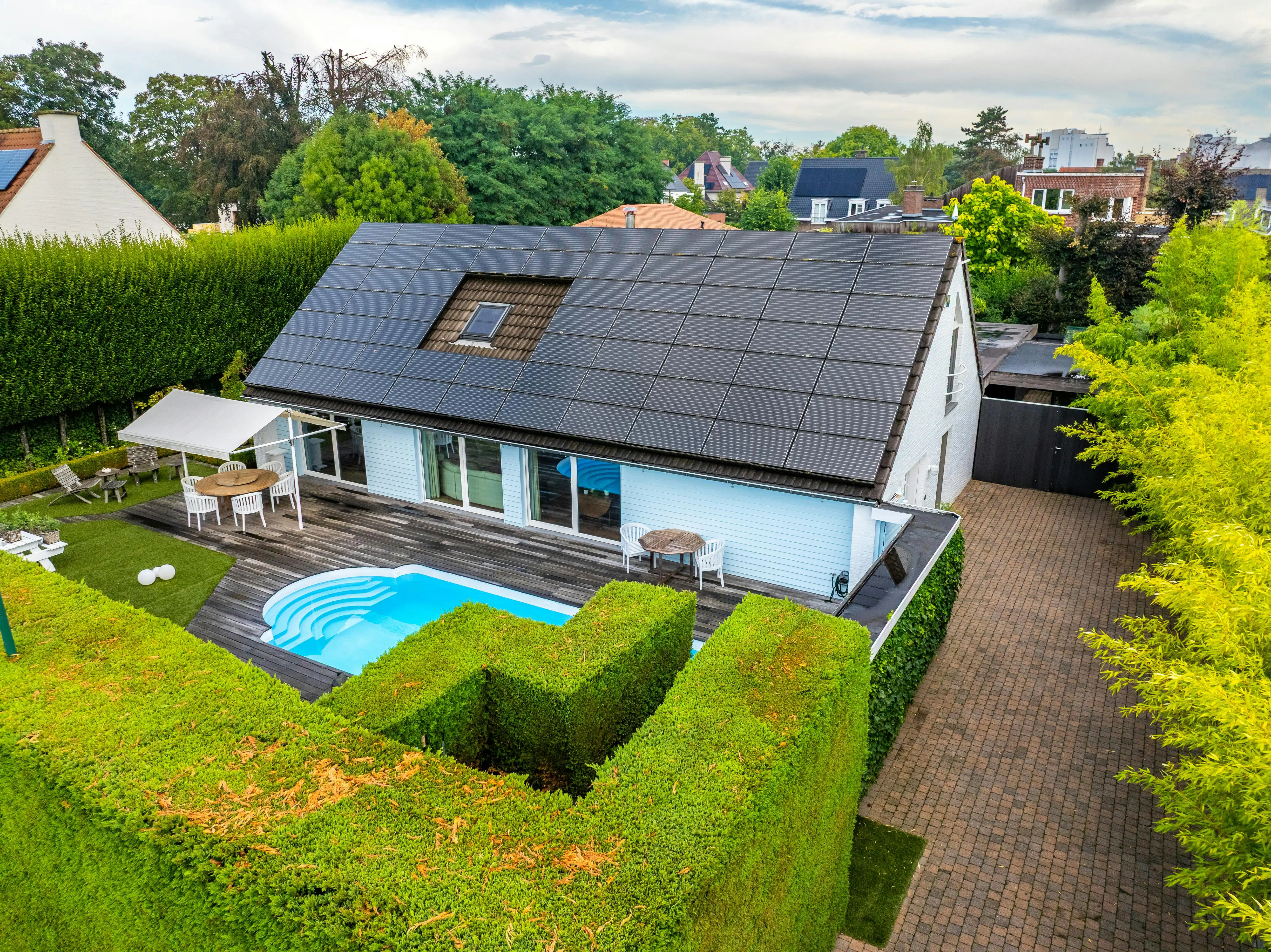 Villa met zwembad te koop in villawijk 't Motje in Roeselare foto 24