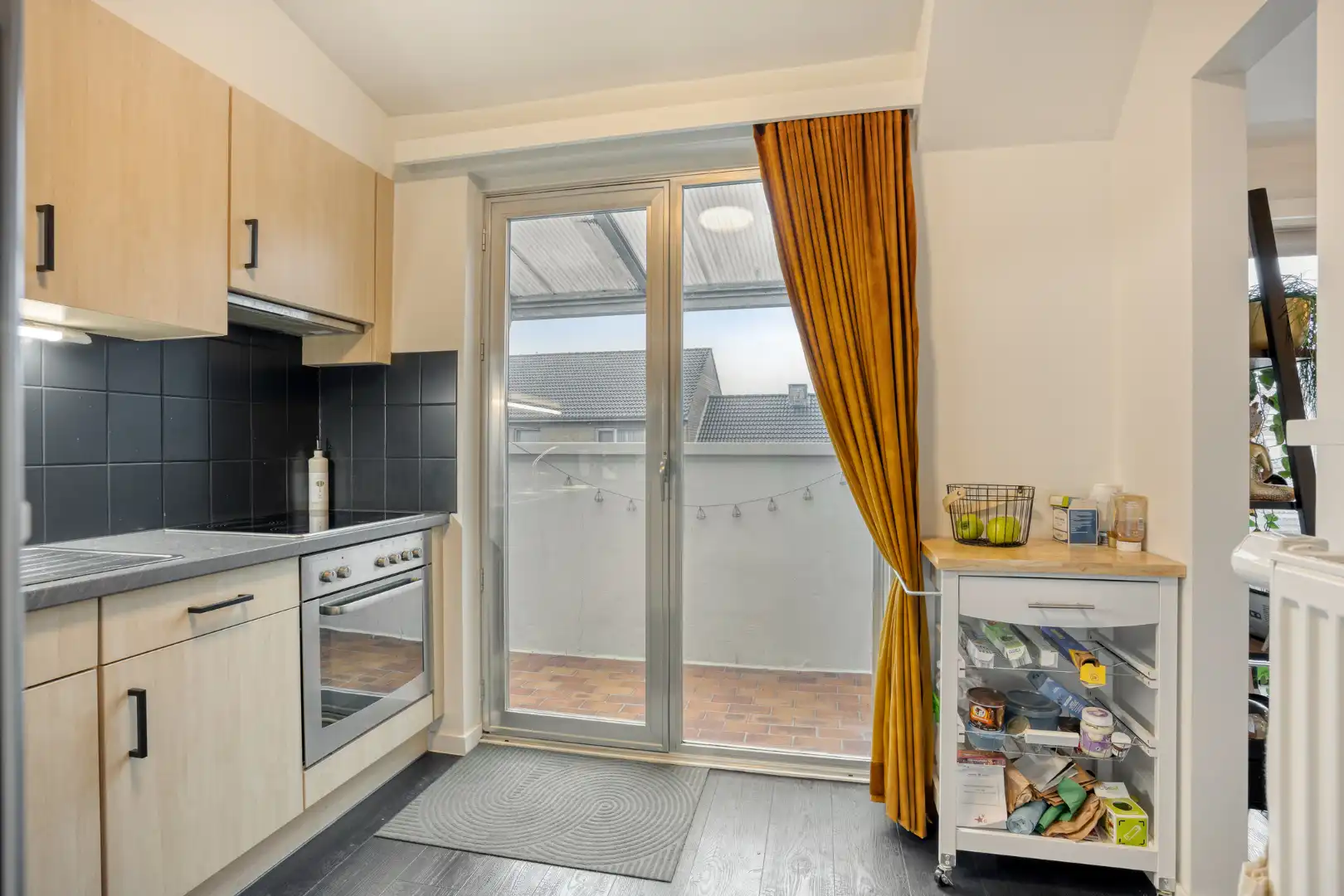 Leuk gerenoveerd appartement met garage in centrum Lauwe! foto 8