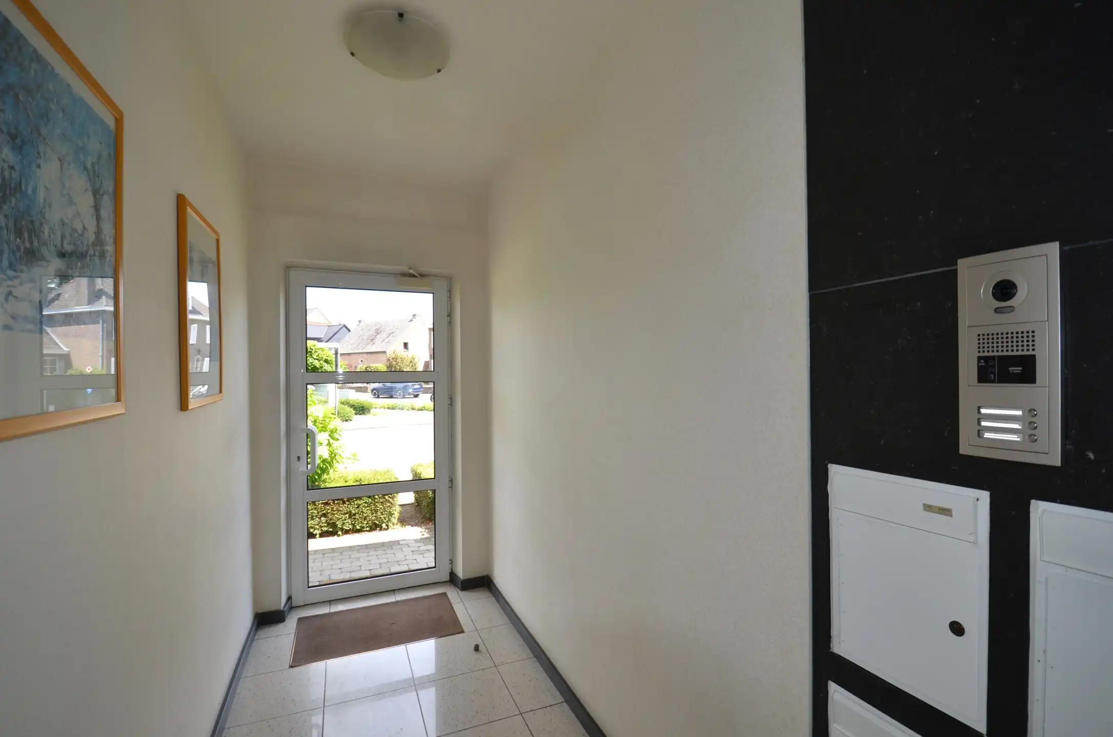 Sfeervol hoekappartement met 2 terrassen, garage en topligging in hartje Nijlen foto 2