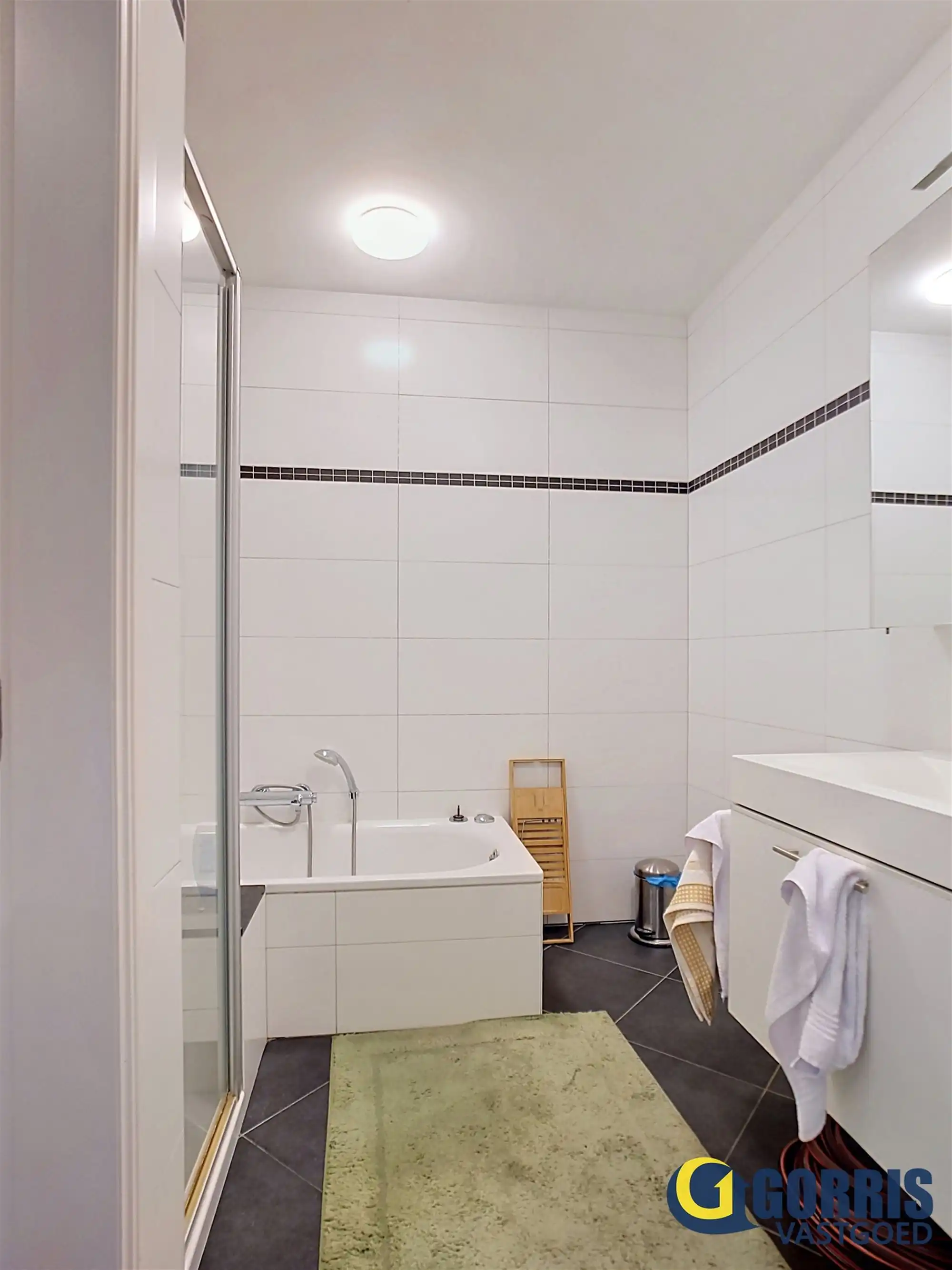 Ruim appartement met 2 slaapkamers. foto 8