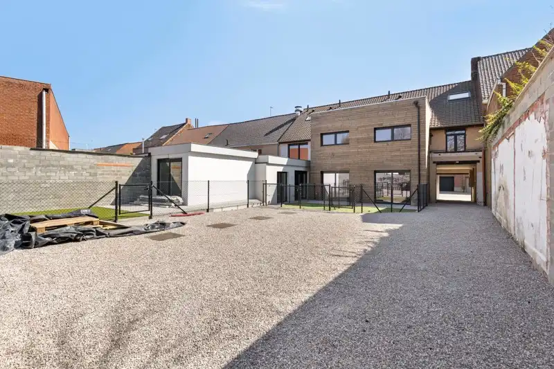 Volledig gerenoveerd, 1 slaapkamer appartement  met terras en parkeerplaats TE KOOP in Beveren-Leie! foto 25