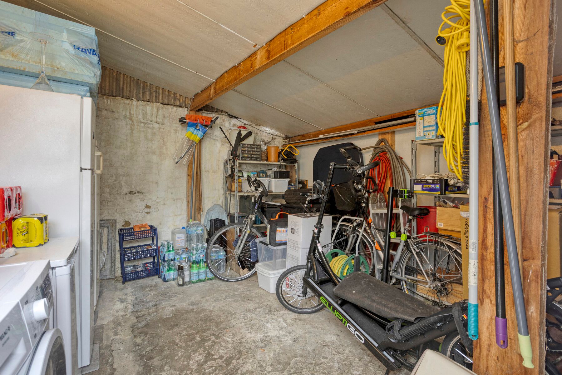 Charmante halfopen woning met potentieel foto 26